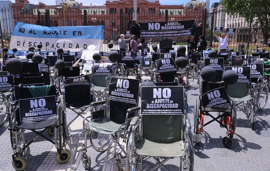 “Para el gobierno de Milei  una persona con discapacidad puede ser mantenida por su familia”