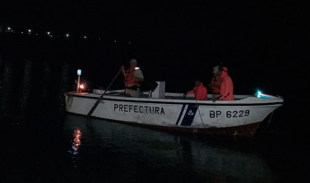 Buscan a pescador que desapareció en el arroyo Mártires