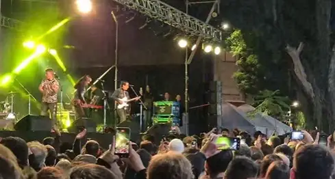 Los Abuelos de la Nada encendieron la segunda noche de El Reventón