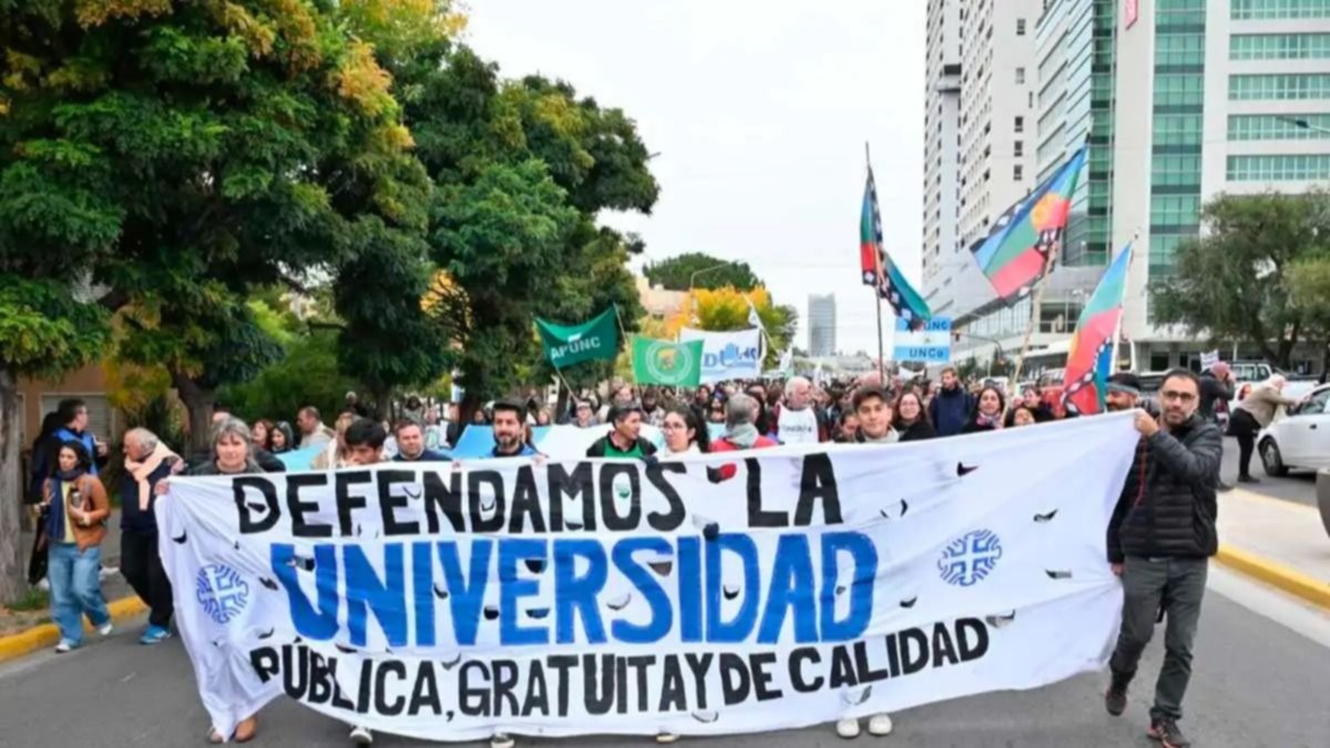 Marcha regional universitaria: "nos preocupa lo que se proyecta para el 2025"