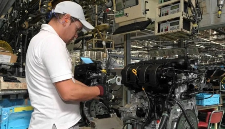 La actividad económica acumuló un retroceso del 3,4% en el primer semestre del año