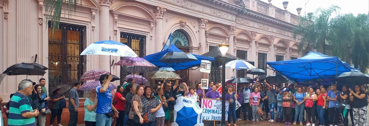 La Mesa de Unidad Docente lanza un paro y advierte que “el PEI se hace en la calle”