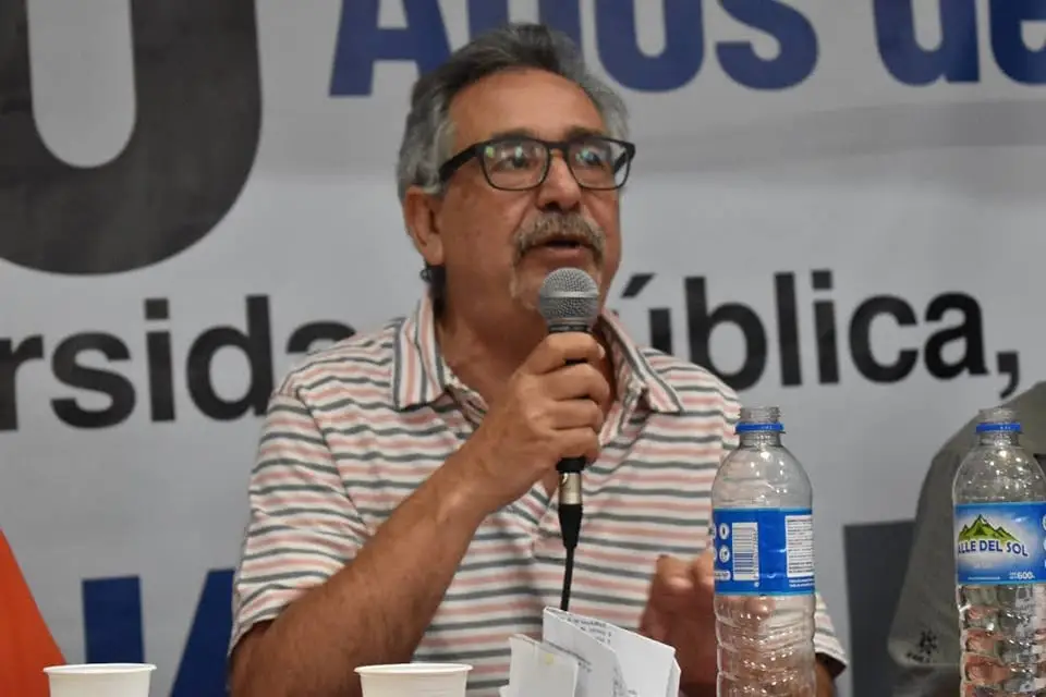 El Gobierno “busca es tener una mano de obra descalificada”