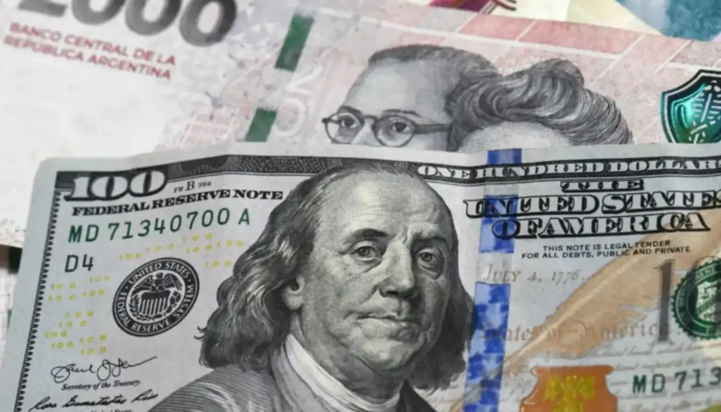 El dólar oficial volvió a subir y en algunos bancos cerró a $1.500