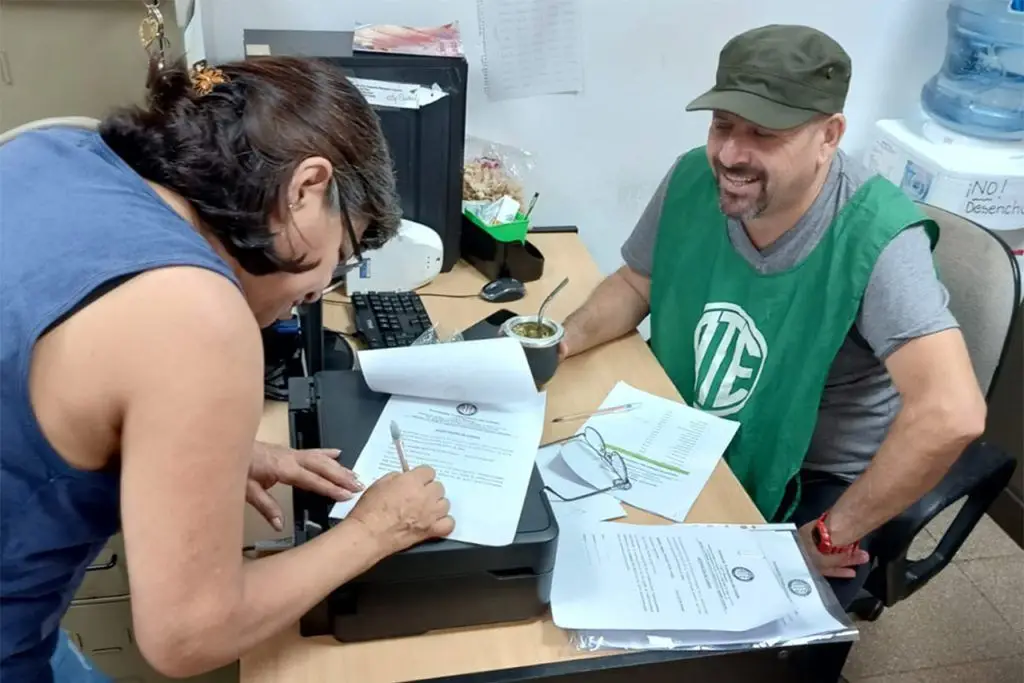 ATE reconoce que el aumento a estatales “no llega a los $20 mil”