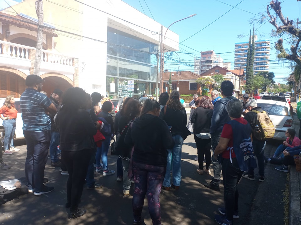 Trabajadores de salud siguen de vigilia frente al MSP