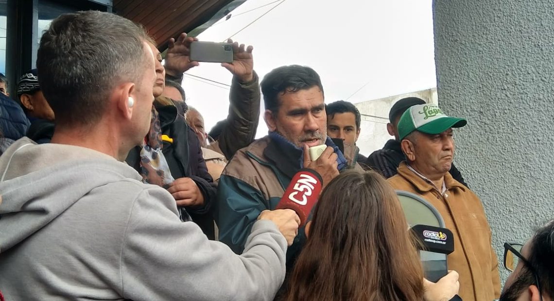 Policías detenidos por sedición: indagatorias y manifestación