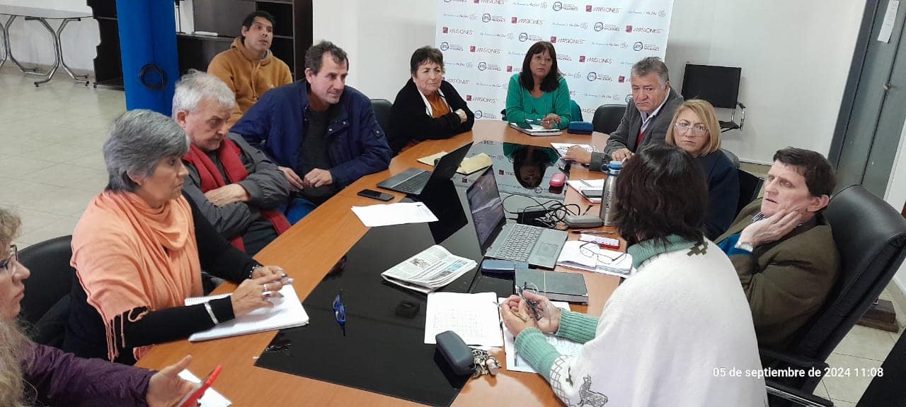El salario inicial docente de $480 mil “no cubre la mitad de una canasta de pobreza”