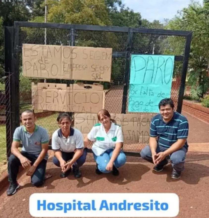 Trabajadores reclaman por meses de sueldo adeudado