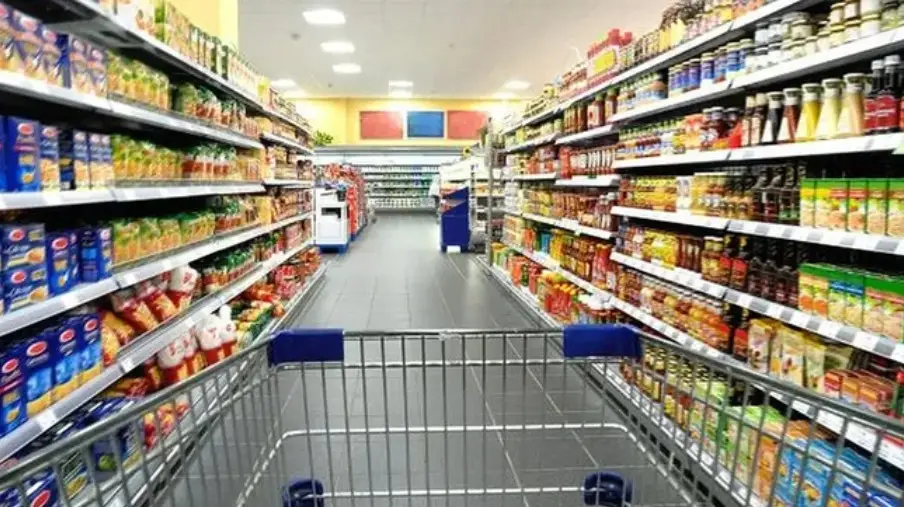 El consumo masivo lleva 15 meses seguidos de retracción