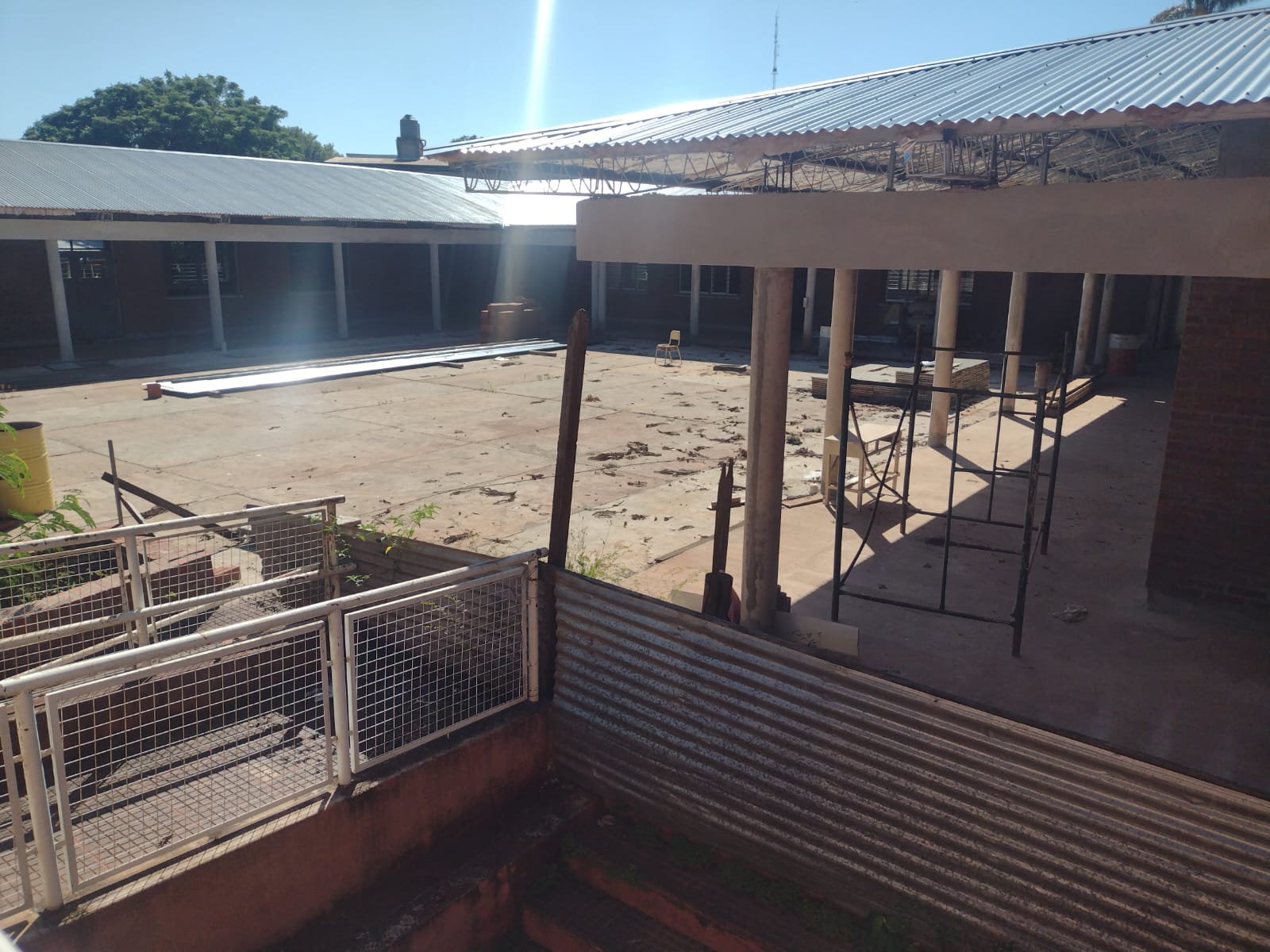 Jardín América: Con un 70% de avance, se abandonó la obra de la Escuela 284