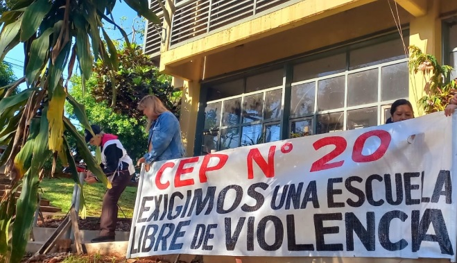 Piden la intervención del CEP 20 y que se aparte a la directora Gladis Toledo y la vice Miriam Villafañe