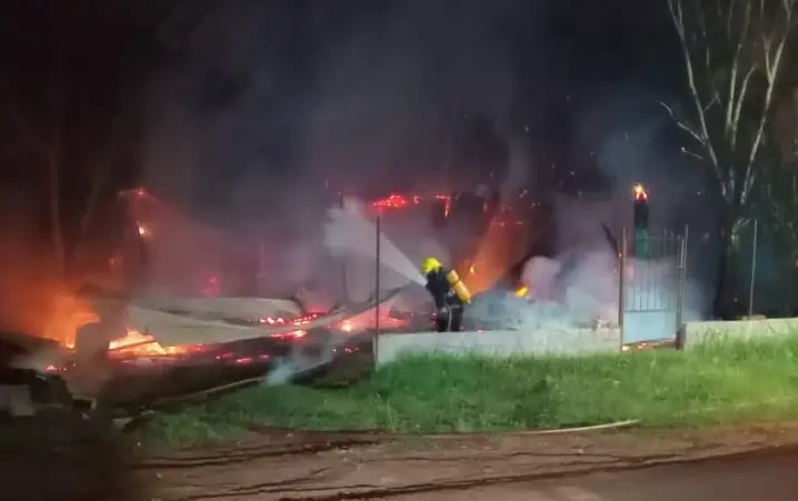 Eldorado: Un incendio destruyó por completo una casa