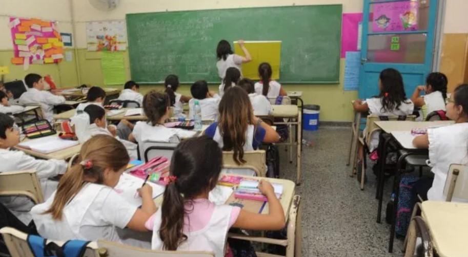 Solo el 40% de los alumnos de primaria llega a 6° grado a tiempo