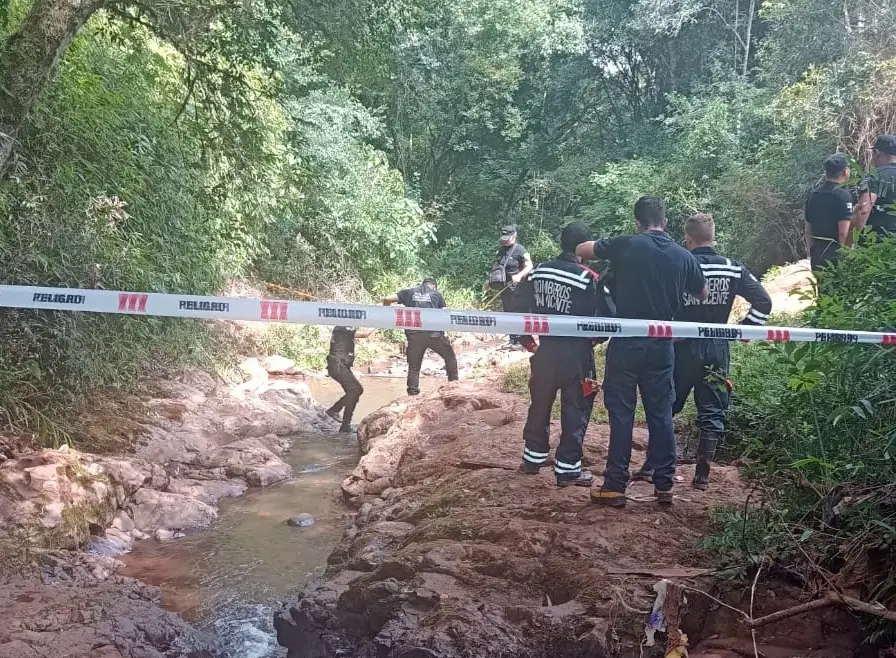 Hallaron el cuerpo de un hombre en un arroyo de San Vicente