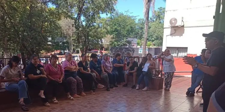 La situación de los enfermeros despedidos en Eldorado no está resuelta