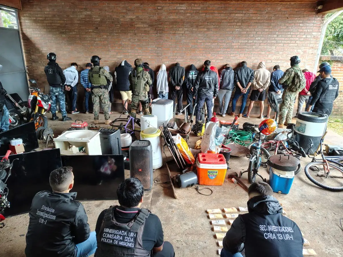 Allanamientos simultáneos en Posadas terminaron con 15 detenidos