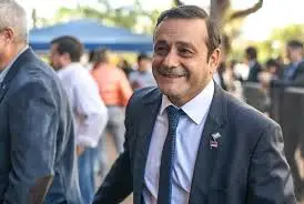 El único que receta gestión en un país con sobredosis de discursos