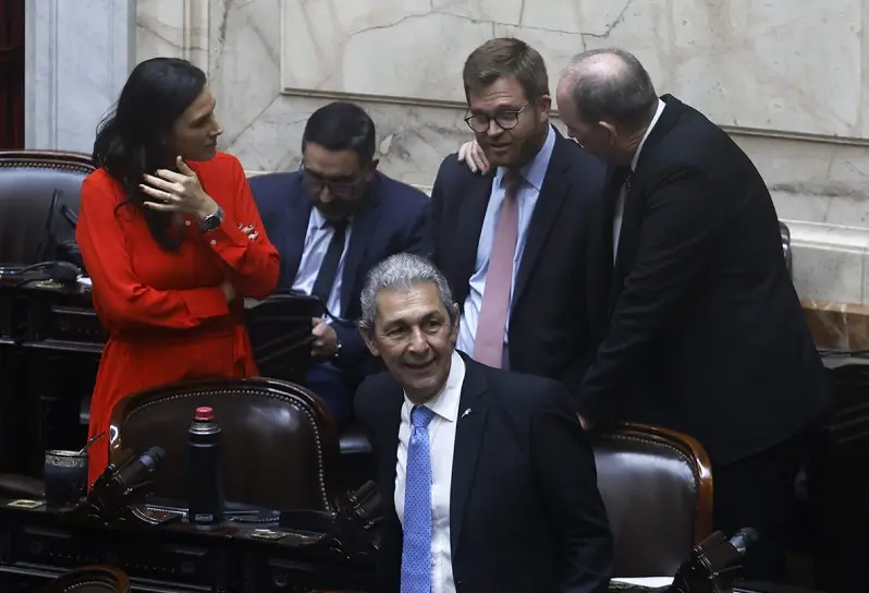 Tras la victoria de LLA, Rovira y Sáenz exploran un interbloque