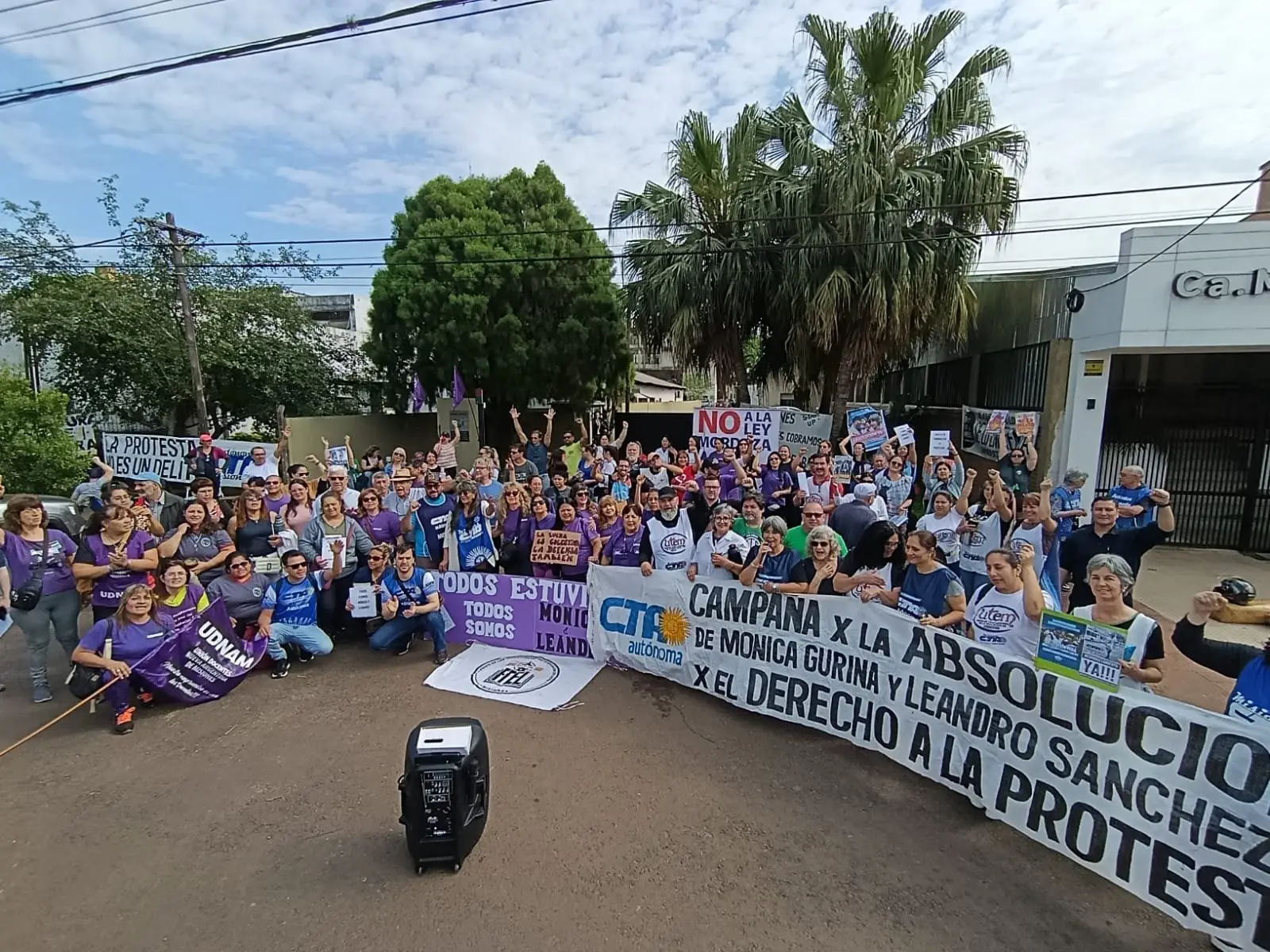 Cuánto perdieron los salarios de los docentes en 2025