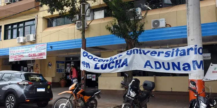 Universitarios llevan adelante una huelga de 72 horas