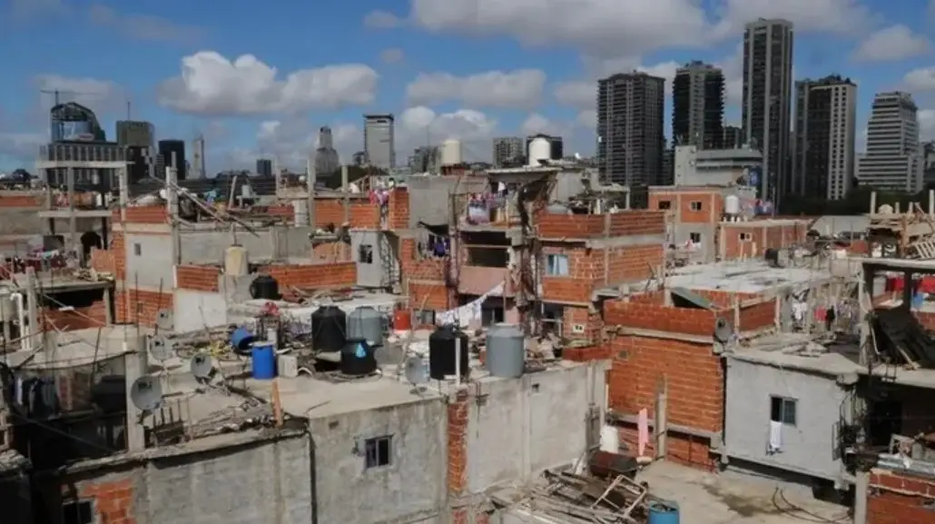 Más de la mitad de los argentinos se percibe como clase baja o media baja