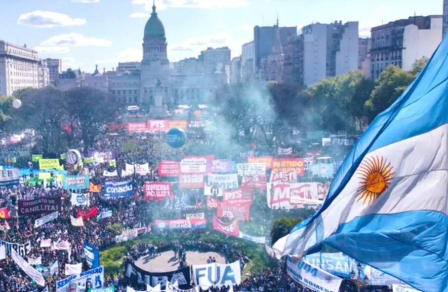 Arancelarán el acceso de extranjeros a universidades públicas