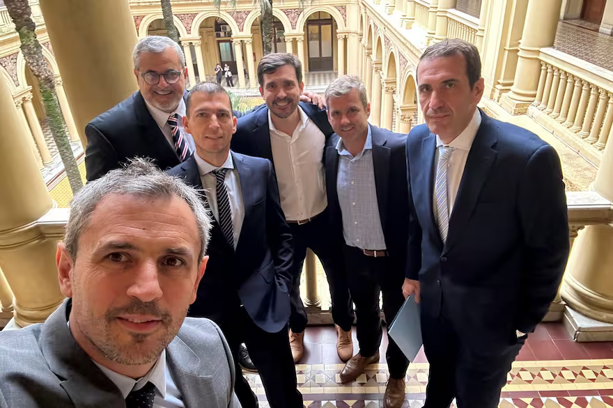 El  “radical con peluca” Arjol se habría reunido con Santiago Caputo