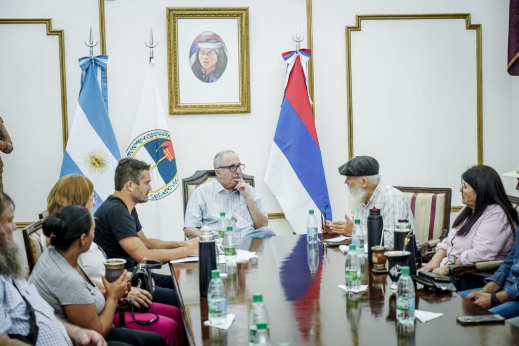 El gobierno se reunió con productores por la situación del INYM