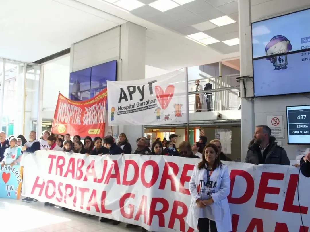Personal del Garrahan desmintió a Milei y anunció un nuevo paro contra el desfinanciamiento del hospital