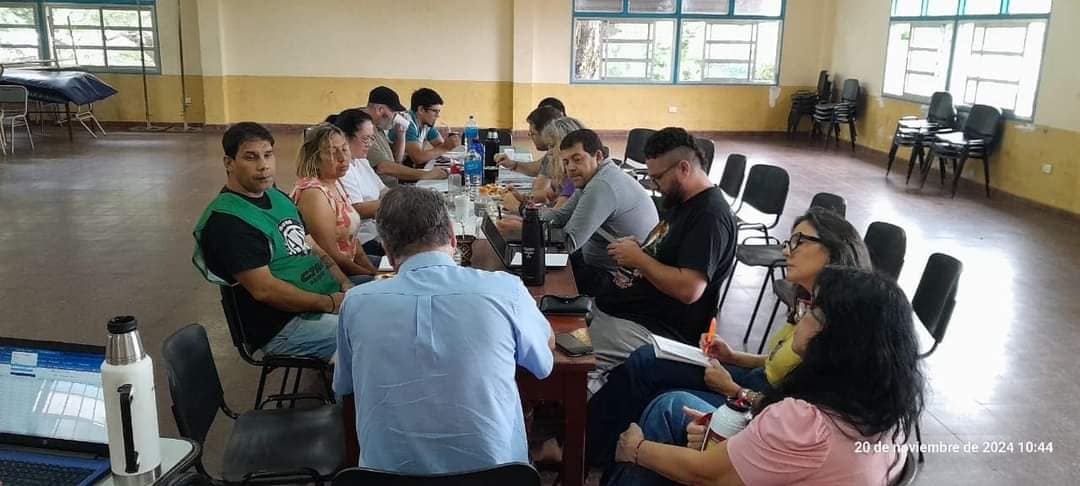 Ofrecieron $5.600 de aumento en el salario básico de los docentes