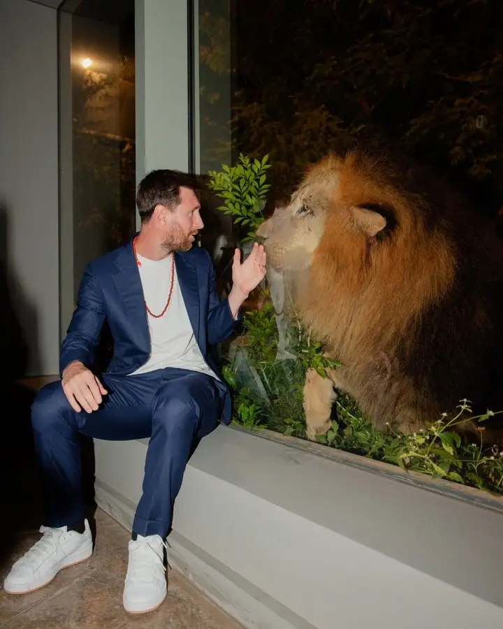 Messi y una imponente foto durante su visita a India