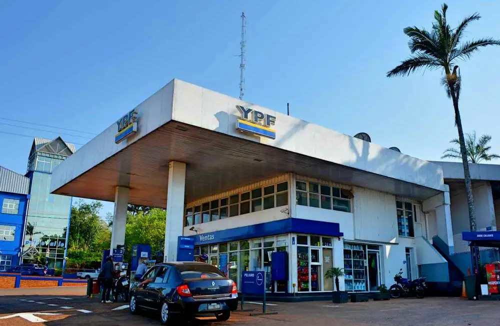 YPF bajará el precio de los combustibles, desde el 1° de mayo