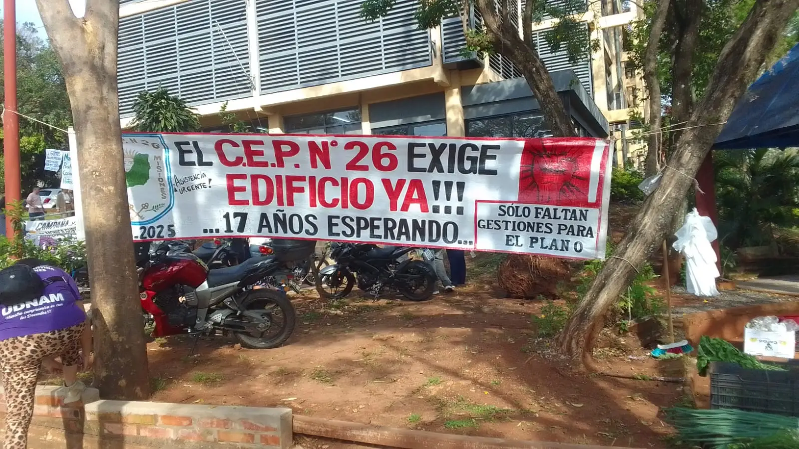 El CEP 26 llevó su reclamo por edificio propio al CGE