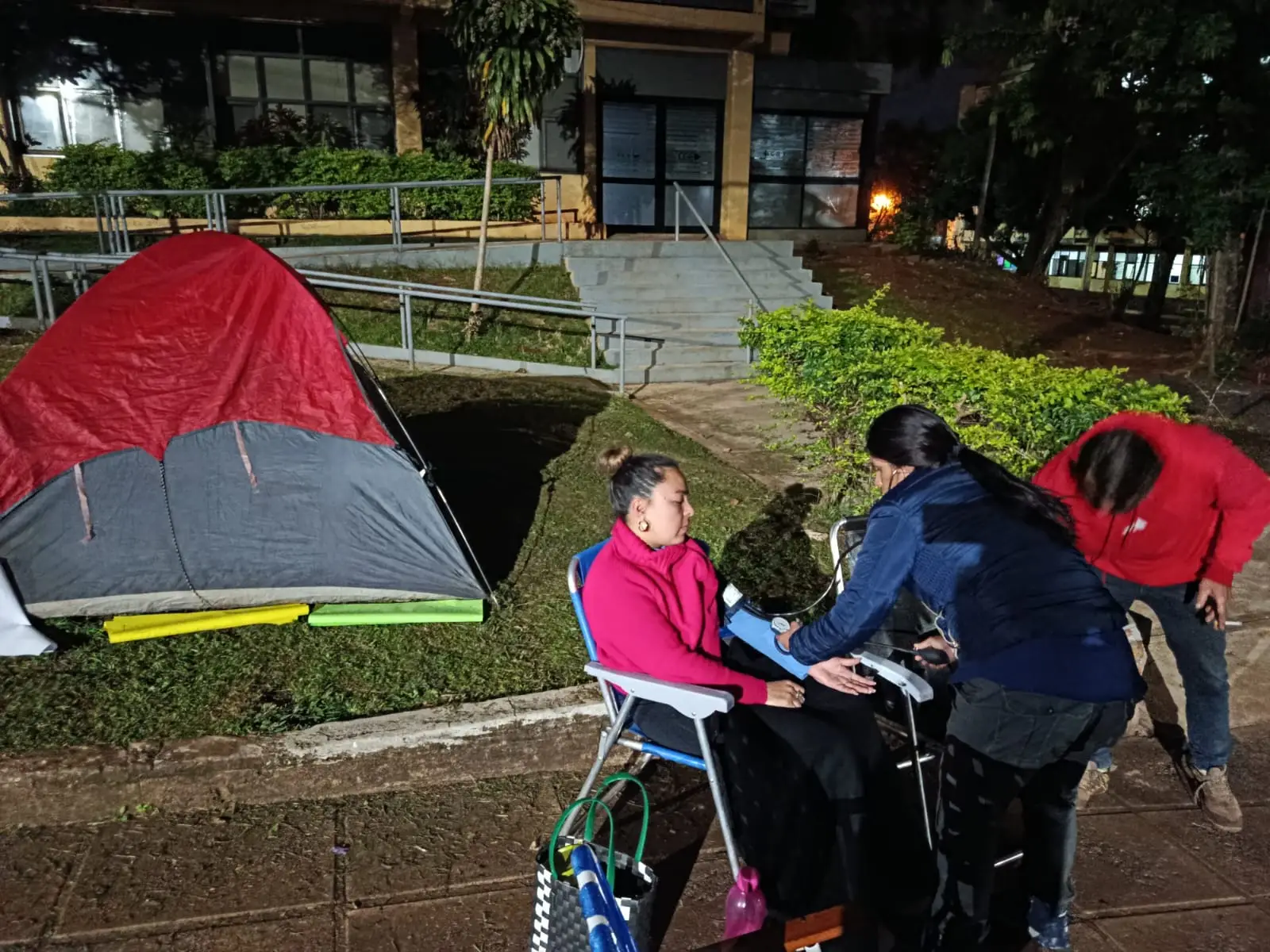Sindicatos expresaron su solidaridad con la docente en huelga de hambre
