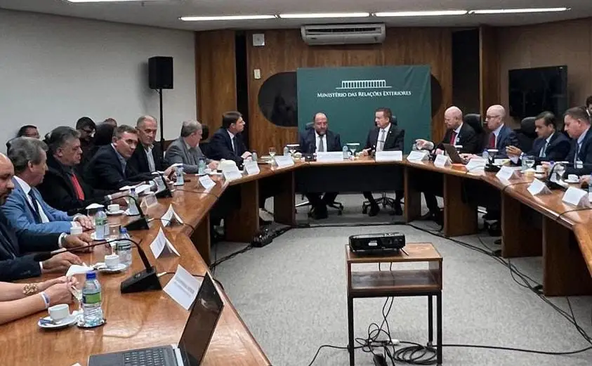 Gestionan la construcción de un puente binacional en El Soberbio