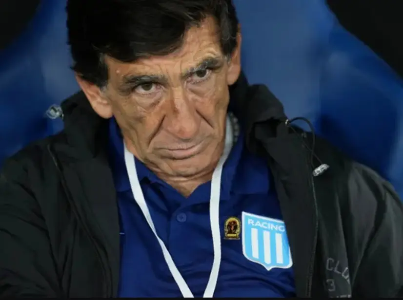 Costas puso en duda su futuro en Racing tras la eliminación