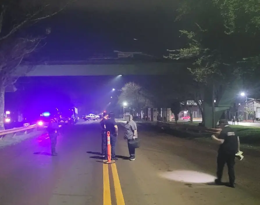 Un peatón fue atropellado por una moto y está grave