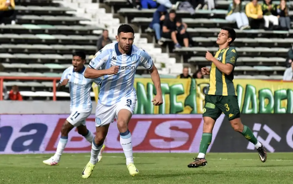 Racing le ganó a Aldosivi y se acercó a los playoffs