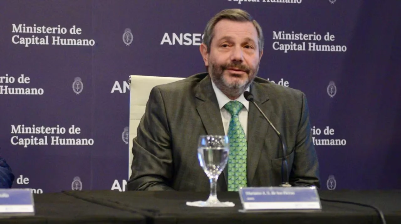 El titular de Anses se fue a veranear a Cancún