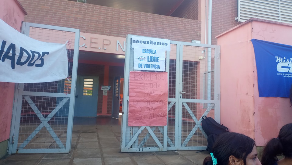 Tensión en la CEP 20: la directora y vice desconocen la orden del CGE