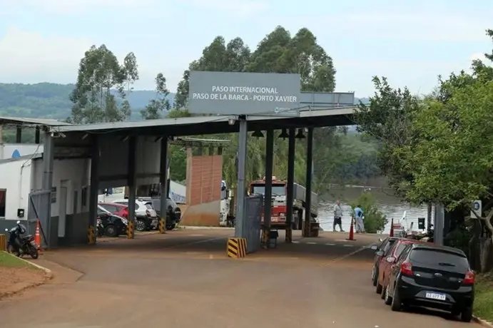 Por la crecida del río Uruguay, cerraron pasos fronterizos en Misiones