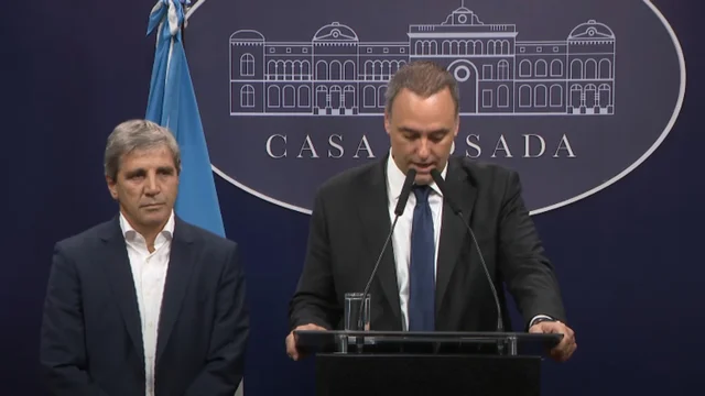 En crisis por la caída de las reservas Caputo bajó las retenciones por 6 meses