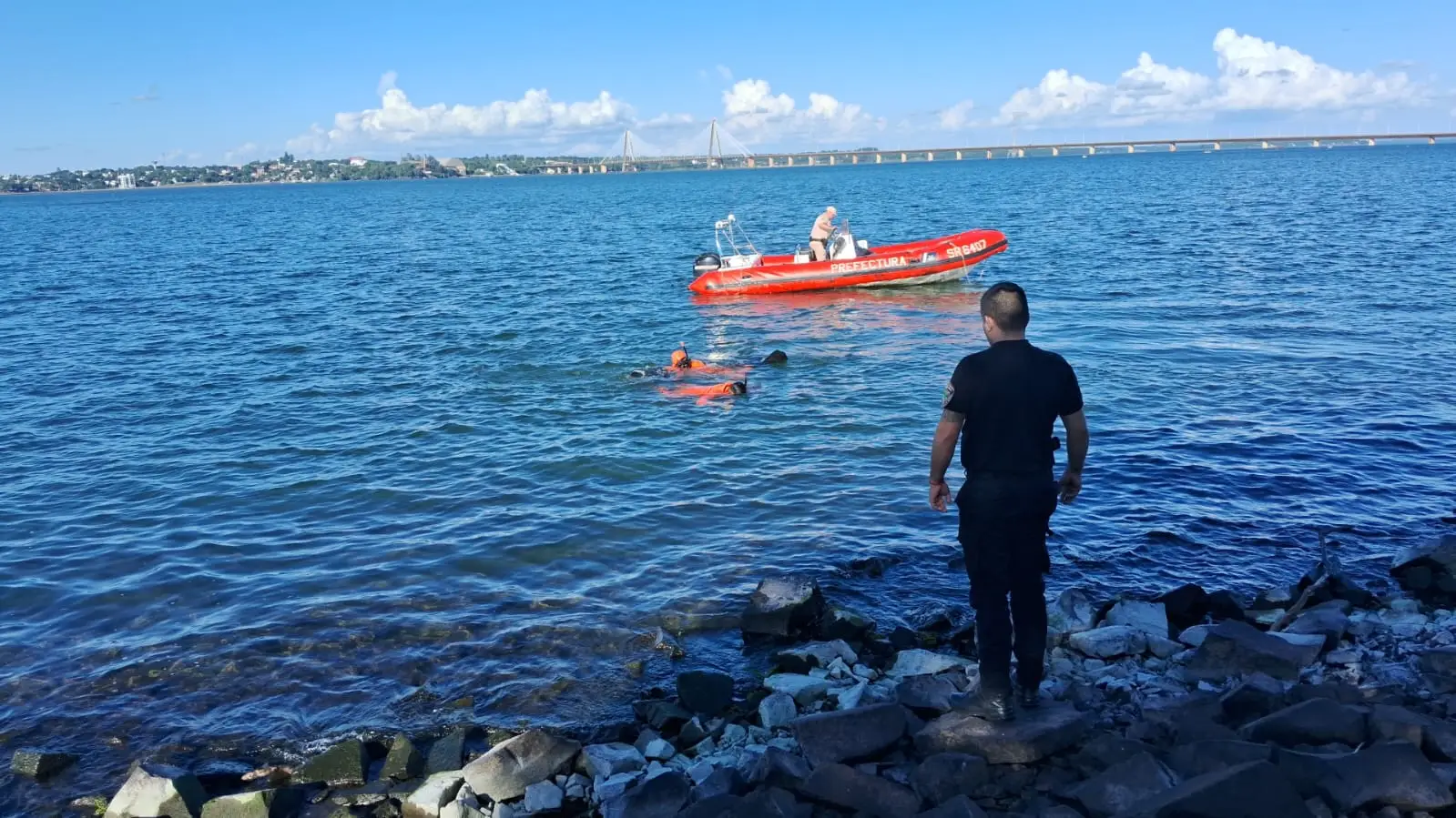 Hallaron sin vida a un hombre que se habría arrojado en el río Paraná