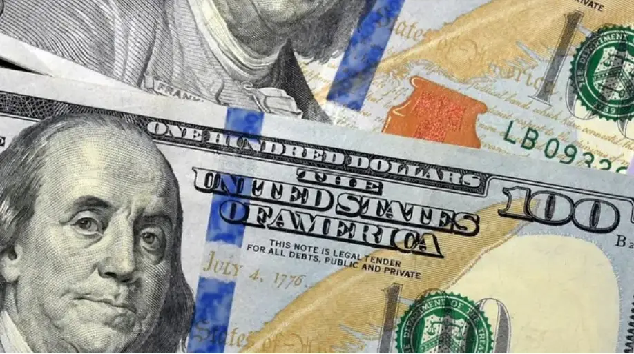 Con una fuerte intervención del Tesoro, el dólar oficial trepó casi $100 en la semana