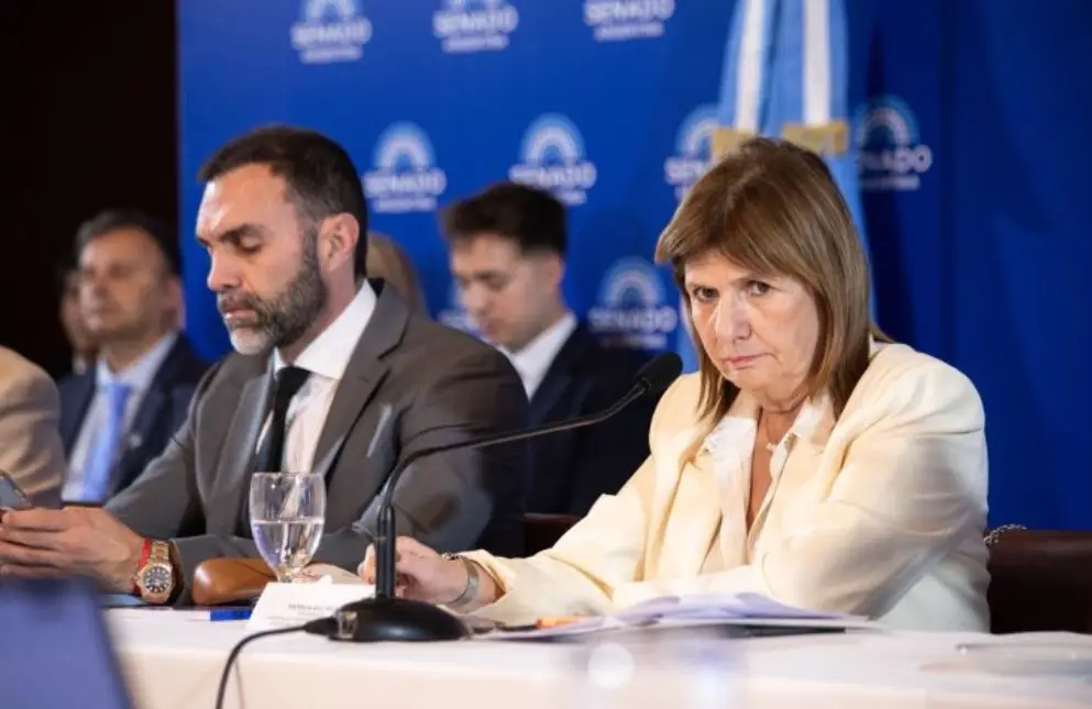 El gobierno frena el debate y posterga la reforma laboral para febrero