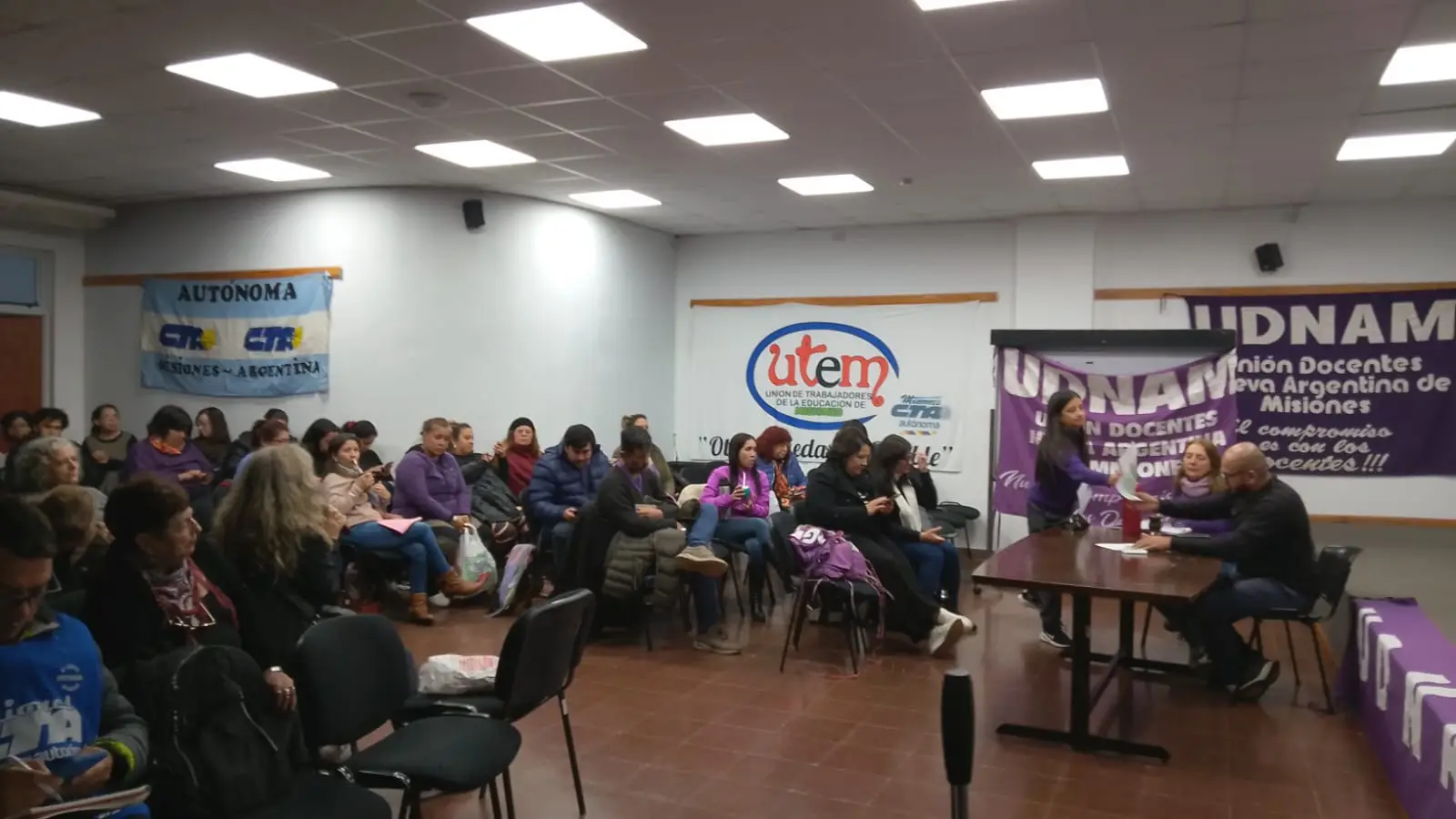 Docentes de paro y asamblea en Misiones, por los bajos salarios