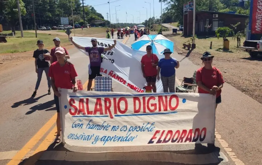 Integrantes del MPL cortaron la ruta 12 en Montecarlo