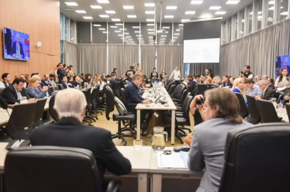 Presupuesto 2026: con el “voto doble”, el oficialismo logró el dictamen de mayoría