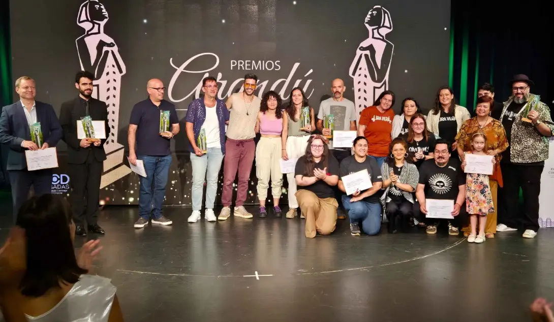 Con un homenaje a Ramón Ayala, se entregaron los Premios Arandú